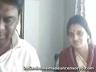 Stoute blondine weet hoe ze pornos sex baan moet houden