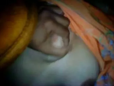 Nauwelijks legale babe neukt voor geld gratis porno online