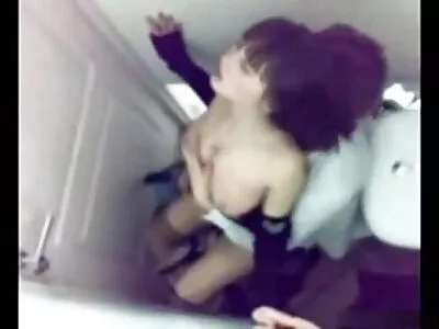 Adriana Chechik sex pornofilm en Luna Star neuken met hengst in de sportschool