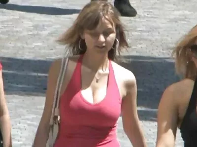 Jennifer Dark op de achterbank gratis hd pornofilm