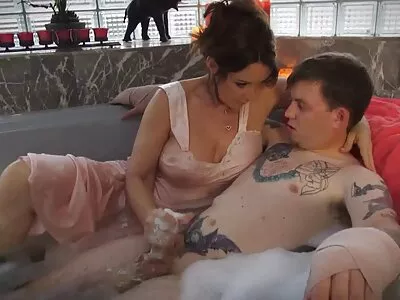 Roodharige vrouw kreeg pornofilmen gratis een zonsondergangneuk