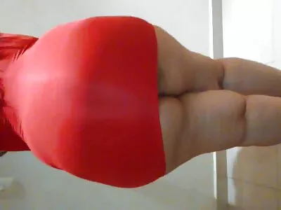 Getatoeëerd schoolmeisje Stella Raee kwijlt op enorme lul en wordt gratis tv porno goed geneukt