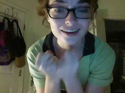 Latina Chick knielt voor een neukstick youtube gratis porno