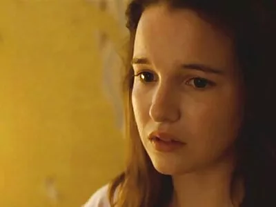 Hete blondine wil een online gratis porno triootje