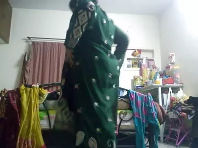 Franse hottie Eloa Lombard betaalt niet contant hamster pornofilm