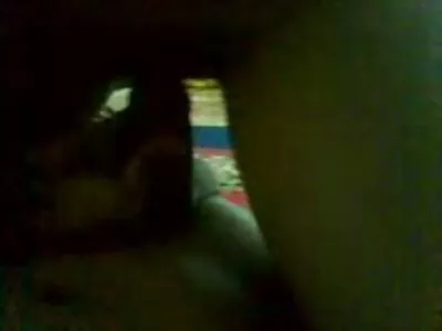 Zwartharige leraar zuigt pornovidios lul