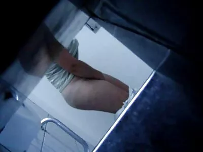 Sissend achter de pornofilm movie schermen Interraciaal neuken