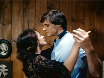 Zwartharige babe sexfilme gr is niet aan het babysitten