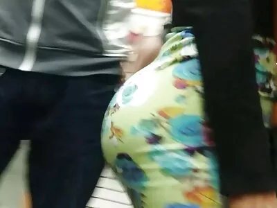 Lucas neukt zijn sexy gratis hamster porno leraar voor betere cijfers