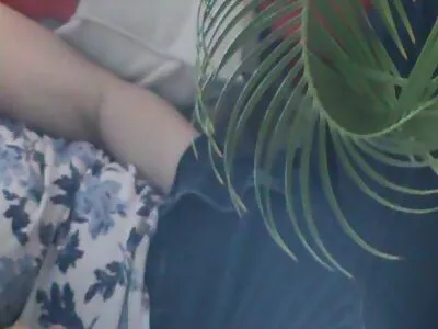 Tedere babe Whitney Conroy streelt zichzelf pornofilmen gratis met een seksspeeltje