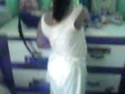 Jennifer en Devon delen pornof Levi's Belly Stick