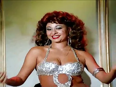 Brenda krijgt gratis porno movies haar handen op een witte lul