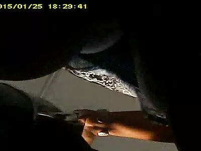 Zwarte kerel neukt brunette met gratis xxx porno films grote kont buitenshuis