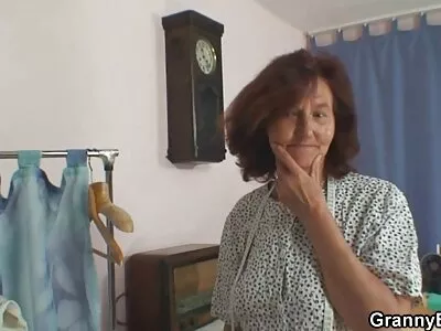 Geile vrouw neukt haar knappe personal trainer bi pornofilm