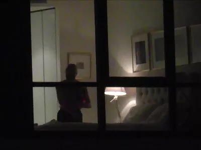 Confrontatie van vrouwen verandert in pornos sex lesbische actie