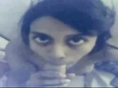 Blonde hotties Maggie en Kelly pronken xxxn pornos met hun whamm